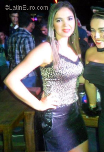 Date this attractive Colombia girl Maria from Ibaque CO16805