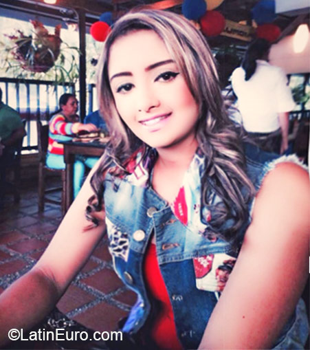 Date this gorgeous Colombia girl Erika from Medellin CO16806