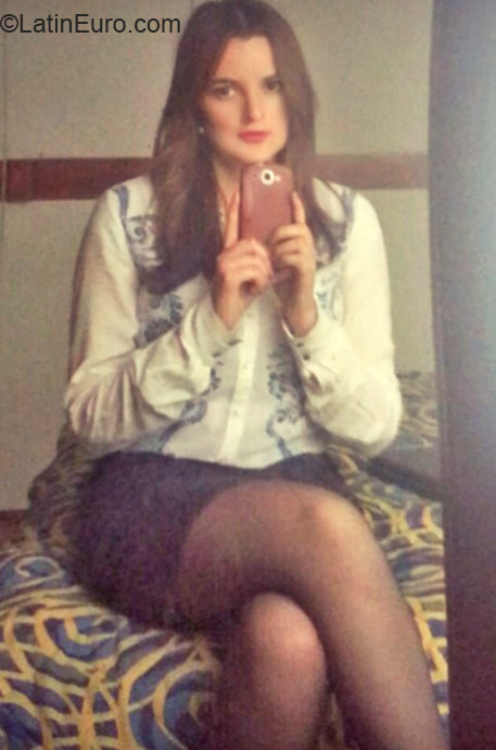 Date this voluptuous Colombia girl Cati from Bogota CO16807