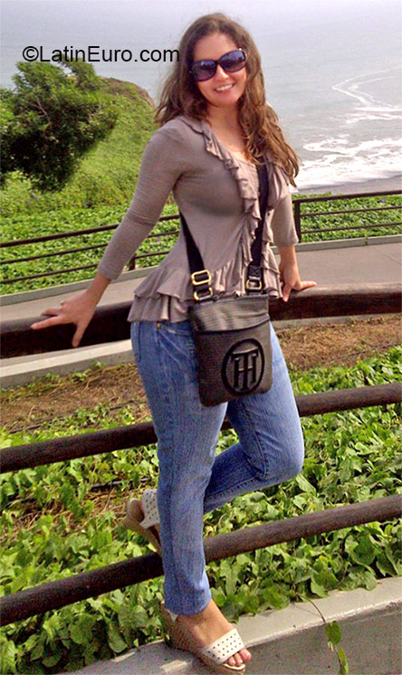 Date this cute Colombia girl Angela from Cali CO16817