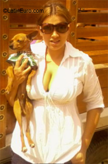 Date this athletic Colombia girl Jenny from Medellin CO16821