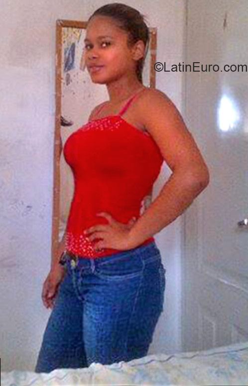 Date this lovely Dominican Republic girl Brenda from Puerto Plata DO21125