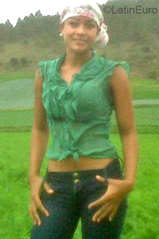 Date this foxy Dominican Republic girl Luz from Santiago DO21134