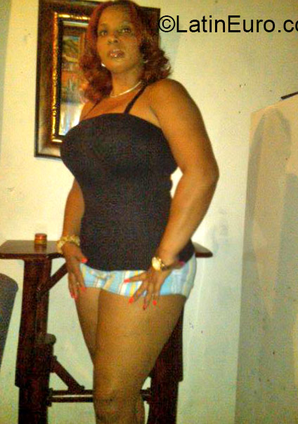 Date this sensual Dominican Republic girl Aridia from Santo Domingo DO21136
