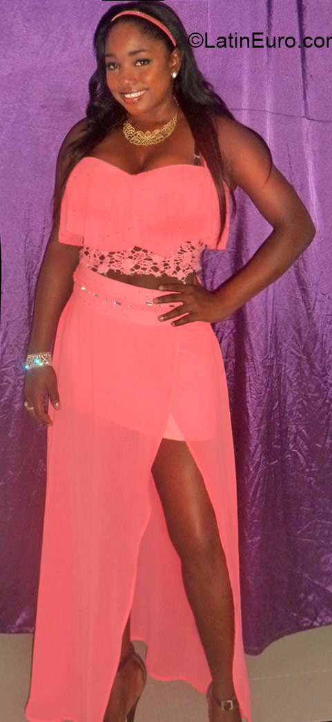 Date this tall Colombia girl Lorena from Cartagena CO16829