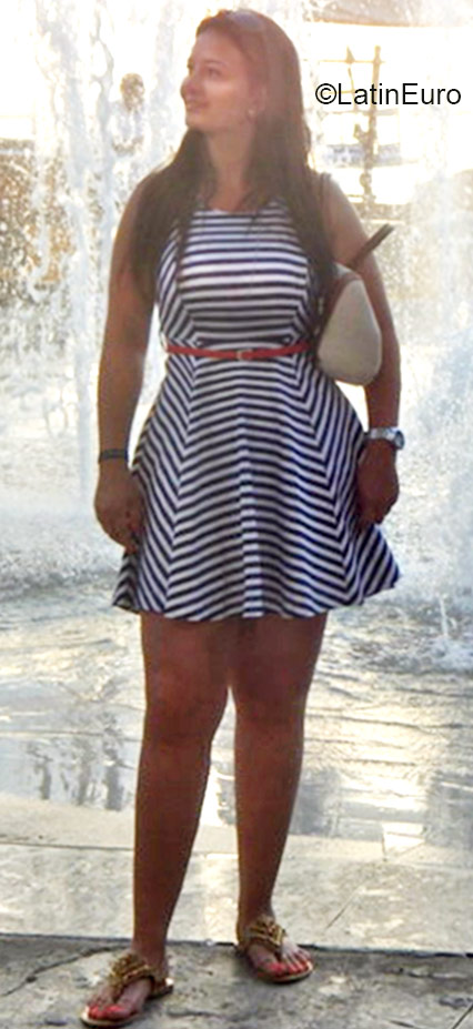 Date this voluptuous Colombia girl Valentina from Manizales CO16842