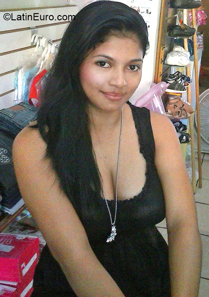 Date this voluptuous Panama girl Carolina from Panama City PA543