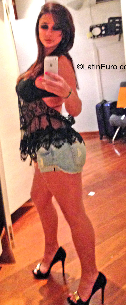 Date this voluptuous United States girl Soraya from Weston US15825