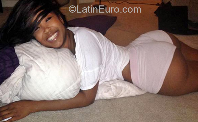 Date this fun Dominican Republic girl Michel from Santo Domingo DO21192