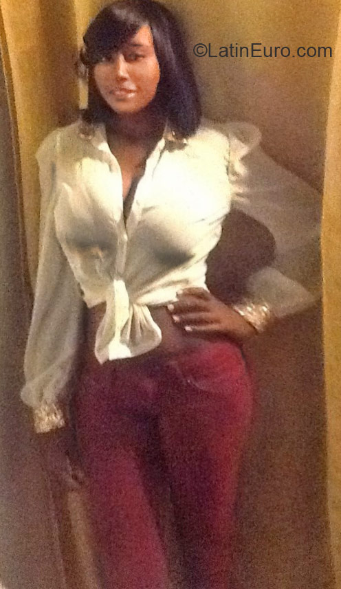 Date this pretty Dominican Republic girl Francisca from Santo Domingo DO21220
