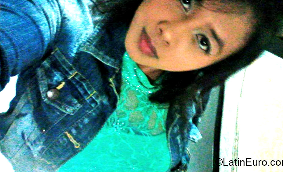 Date this young Colombia girl Karina from Bogota CO16915
