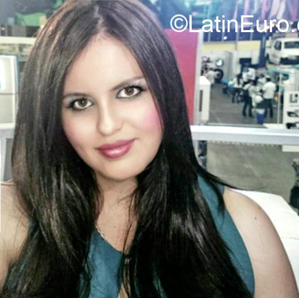Date this good-looking Colombia girl Angelica from Bogota CO16934