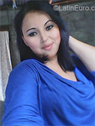 Date this delightful Honduras girl Marina from Trinidad HN1445