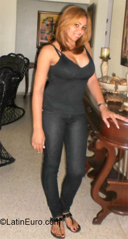 Date this foxy Dominican Republic girl Marisela from Santo Domingo DO21442