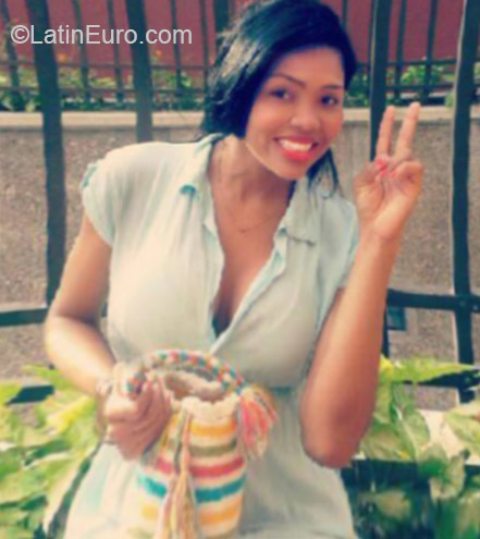 Date this exotic Colombia girl Luchi from Barranquilla CO17036