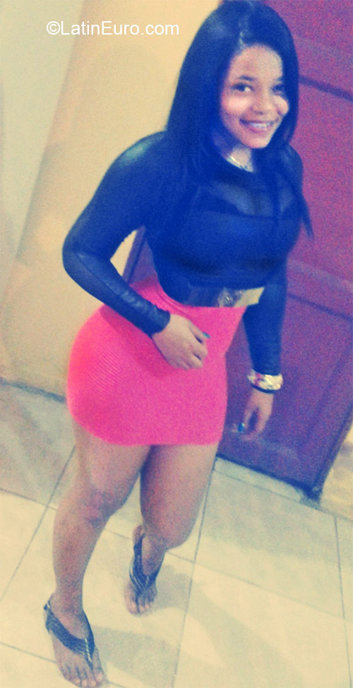 Date this athletic Dominican Republic girl Rosanna from Santo Domingo DO21504