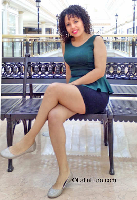 Date this young Spain girl Abigai from Madrid HN1460