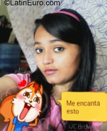 Date this delightful Honduras girl Astrid from Tegucigalpa HN1462