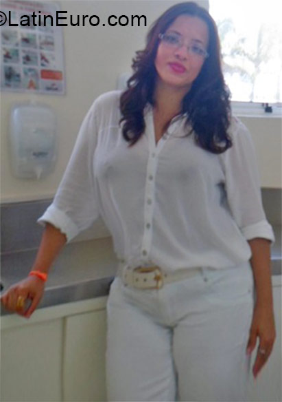 Date this cute Brazil girl Maria from Blumenau BR9253