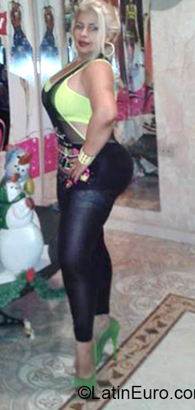 Date this lovely Colombia girl Elizabeth from Cali CO17088
