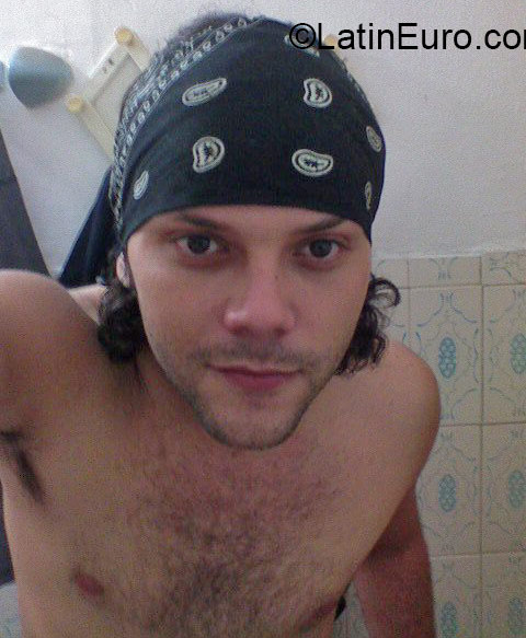 Date this georgeous Venezuela man Orlando from Maracaibo VE431