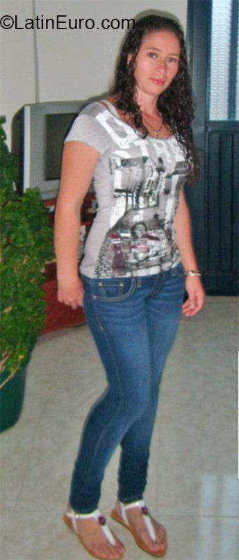 Date this attractive Panama girl Liliana from Panama City PA570