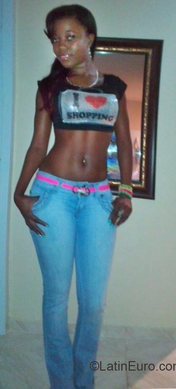 Date this funny Dominican Republic girl Nelly from Santo Domingo DO22587