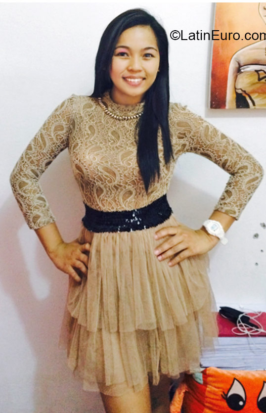 Date this passionate Philippines girl Jennifer from Manila PH759