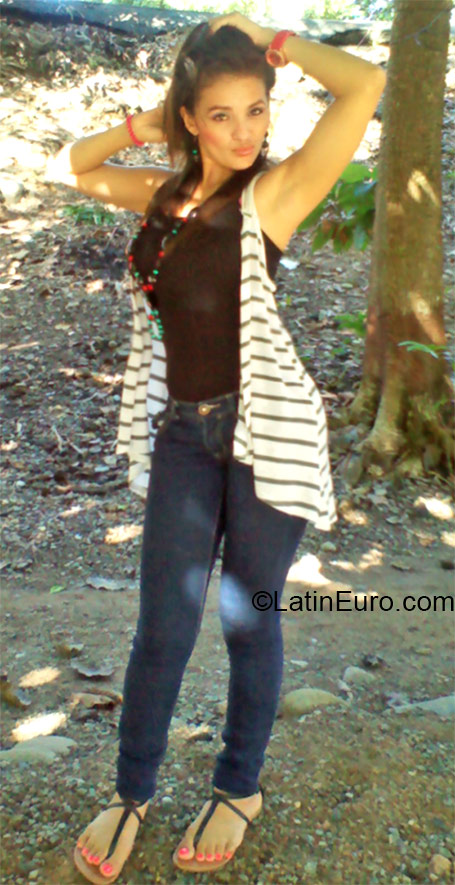 Date this attractive Honduras girl Sofia from Tegucigalpa HN1485
