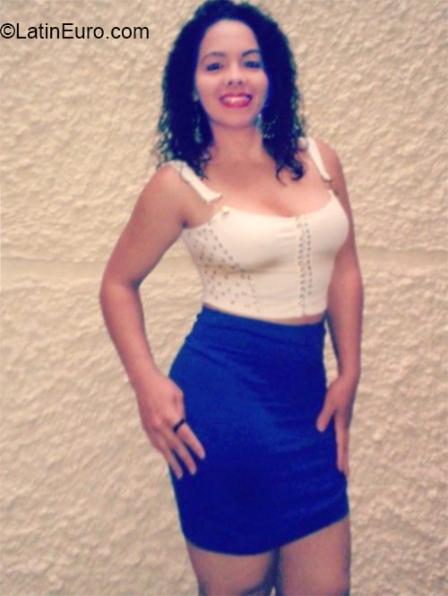 Date this hot Colombia girl Yirledis from Medellin CO17179
