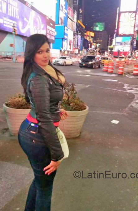 Date this sultry Dominican Republic girl Josefina from Mao DO21784