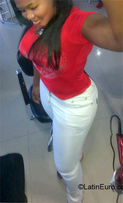 Date this foxy Dominican Republic girl Santa from Santo Domingo DO21798
