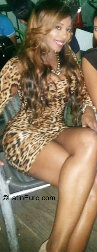 Date this exotic Dominican Republic girl Laura from Santo Domingo DO21909