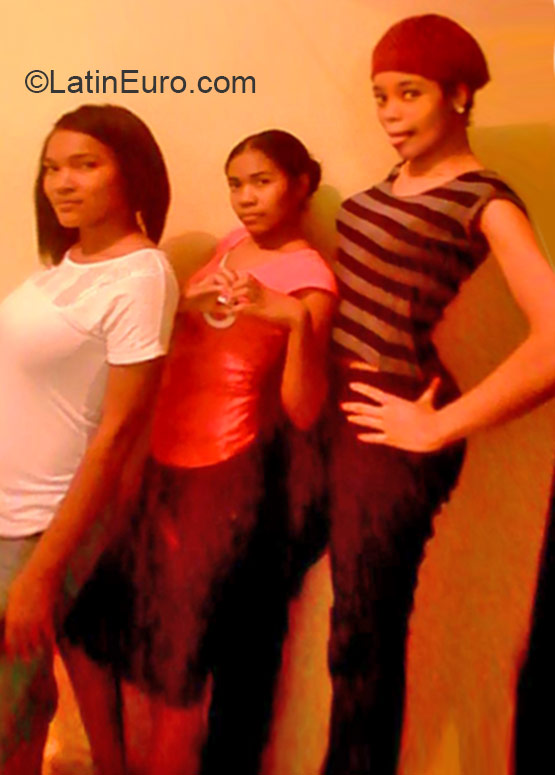 Date this fun Dominican Republic girl Beneval from Santo Domingo DO21922
