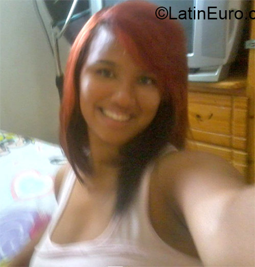 Date this good-looking Dominican Republic girl Yaneisie from San Pedro De Macoris DO21937