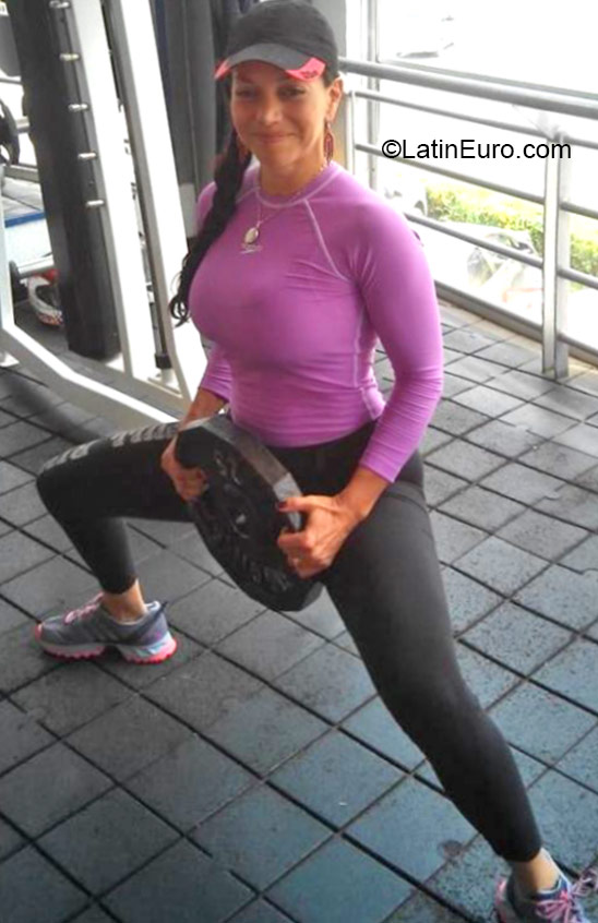 Date this tall Colombia girl Sweetpat7 from Bogota CO17866