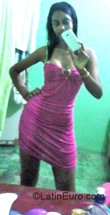 Date this funny Dominican Republic girl Cinthia from Santo Domingo DO21985