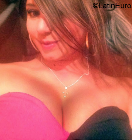 Date this hot Colombia girl Paola from Bogota CO17318