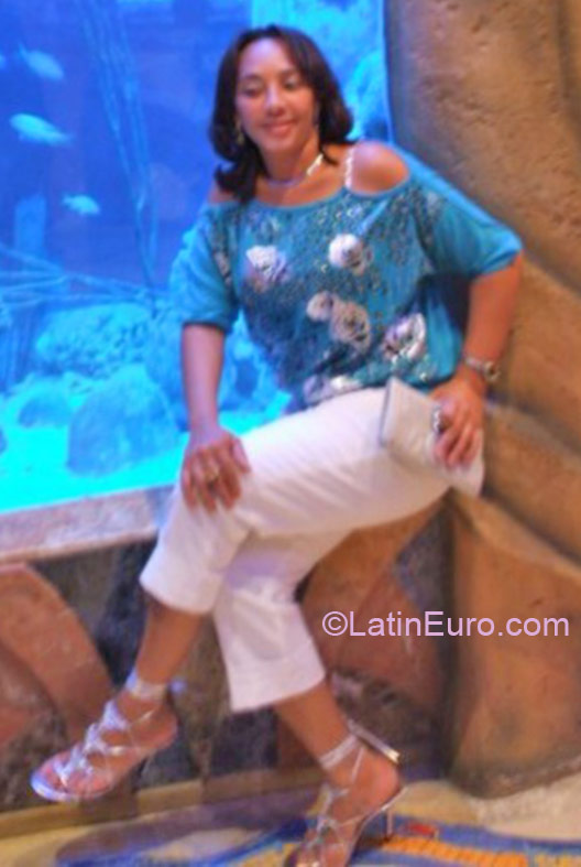 Date this athletic Dominican Republic girl Tifa from Puerto Plata DO22034