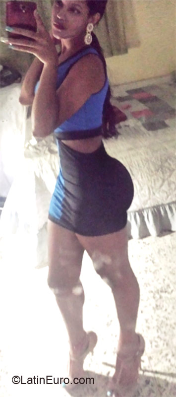 Date this tall Dominican Republic girl Mariel from Santo Domingo DO22040