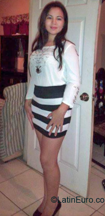 Date this sultry Honduras girl Elsy from San Pedro Sula HN1509