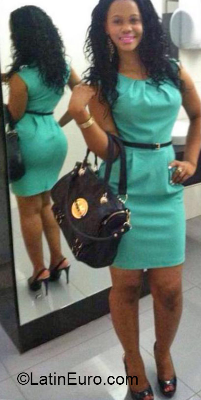 Date this cute Dominican Republic girl Alondra from Santo Domingo DO22049
