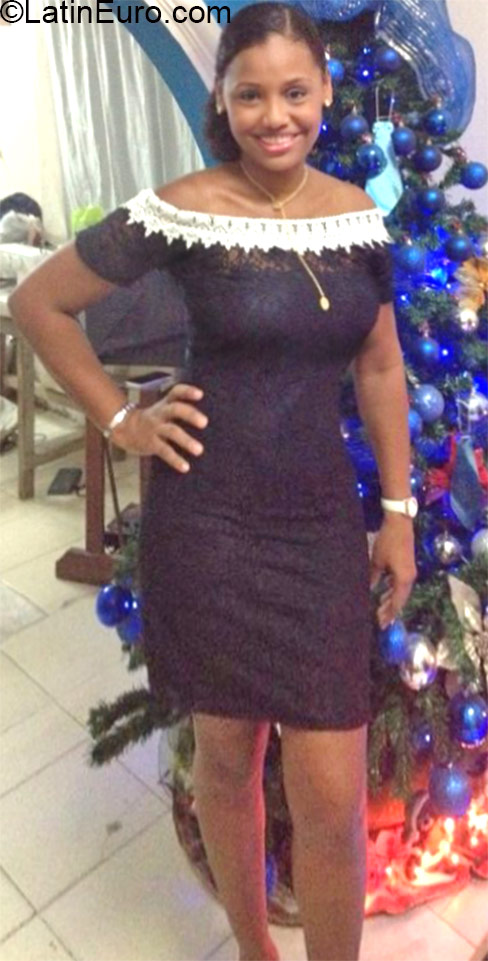 Date this happy Colombia girl Amalis from Cartagena CO17358