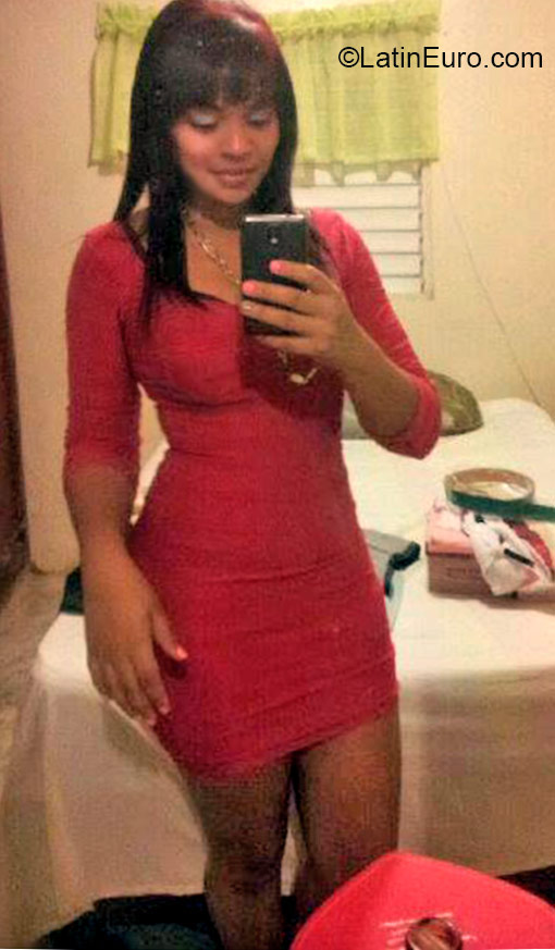 Date this passionate Dominican Republic girl Leydi from Moca DO22078