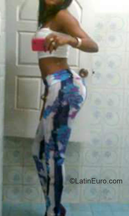 Date this beautiful Dominican Republic girl Maria from Santo Domingo DO22079