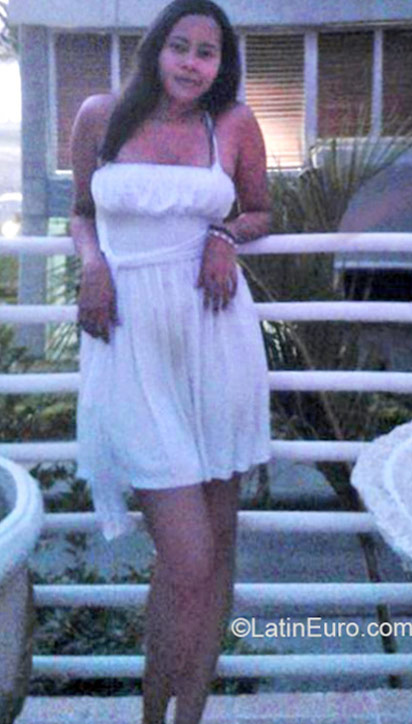 Date this stunning Colombia girl Laura from Barranquilla CO17367