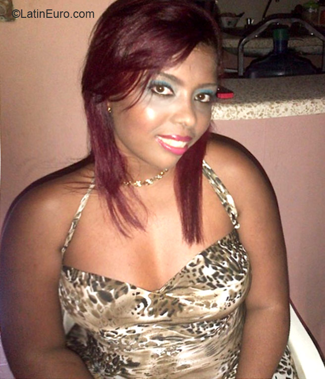 Date this athletic Dominican Republic girl Arianny from Santo Domingo DO22147