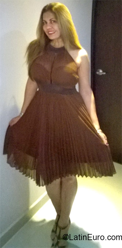 Date this georgeous Colombia girl Nath from Pereira CO17416