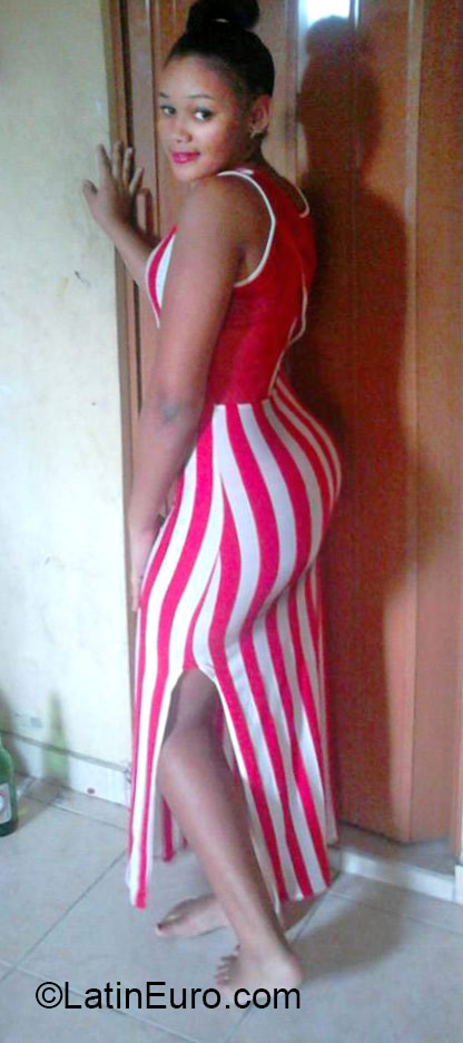 Date this pretty Dominican Republic girl Kati from Santiago DO26267