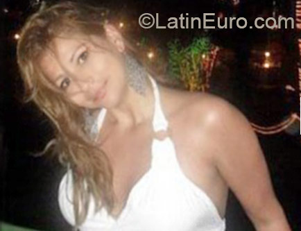 Date this hot Colombia girl Genny from Bogota CO17433